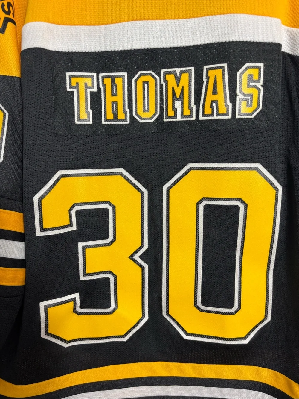 Reebok Boston Bruins Tim Thomas #30 NHL Hockey Jersey Youth L/XL Black Yellow